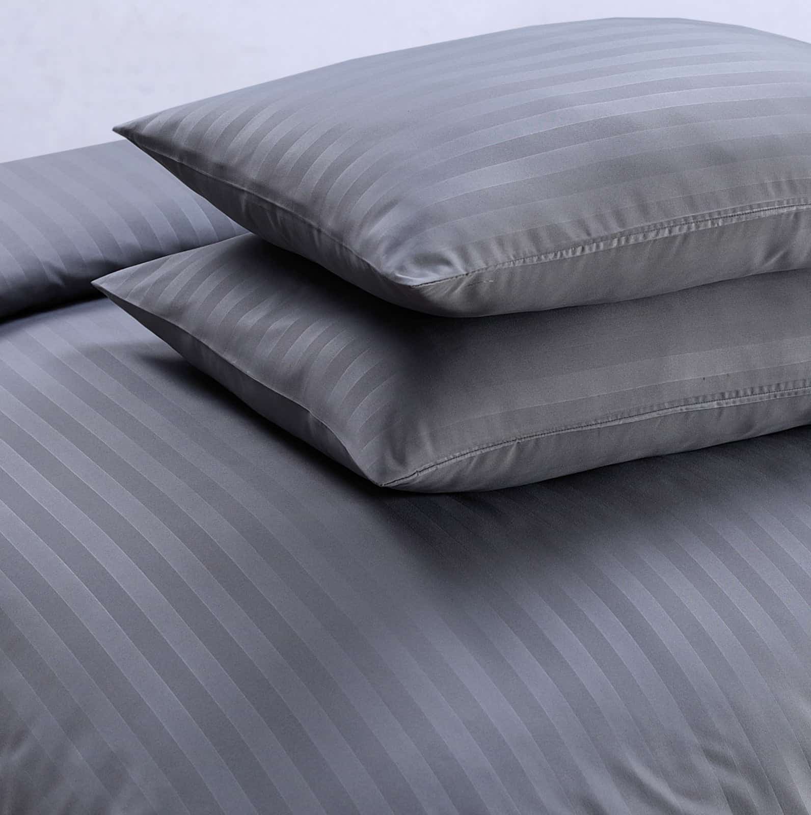 Grey bedding set with quilt and duvet covers all sizes