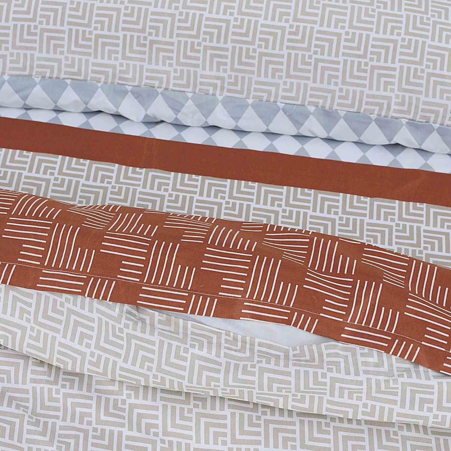 Modern Geomatric 4 Piece Complete Bedding Set