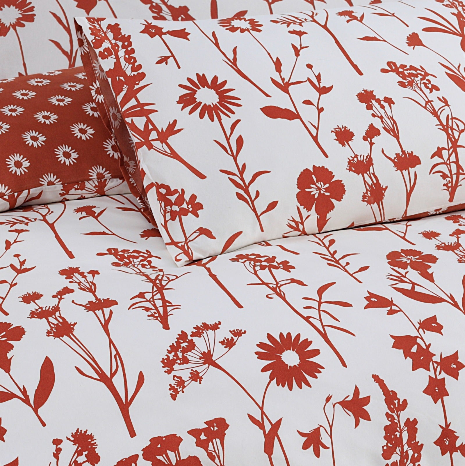 Floral duvet cover with matching pillowcases
