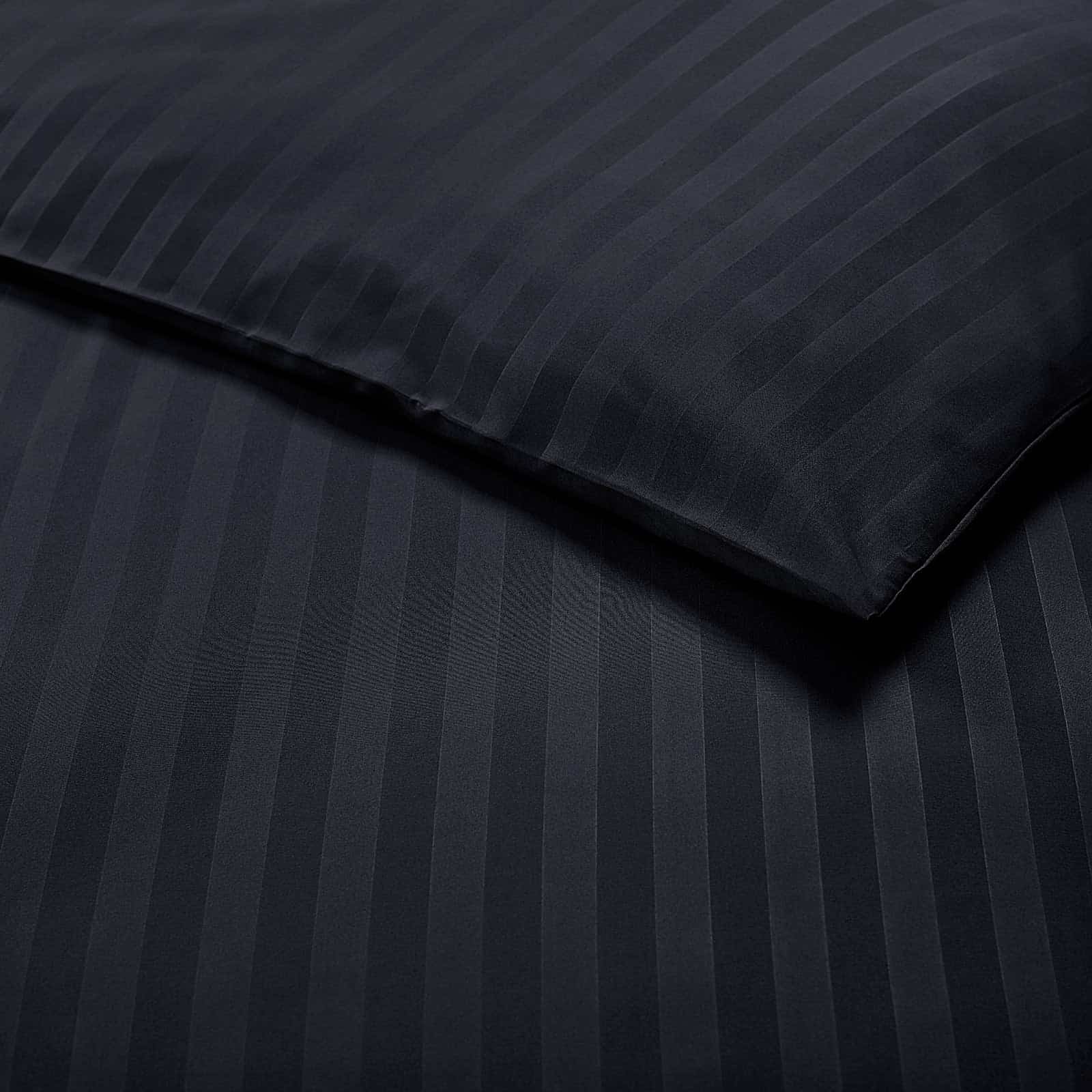 Full bedding set with duvet and pillowcases UK