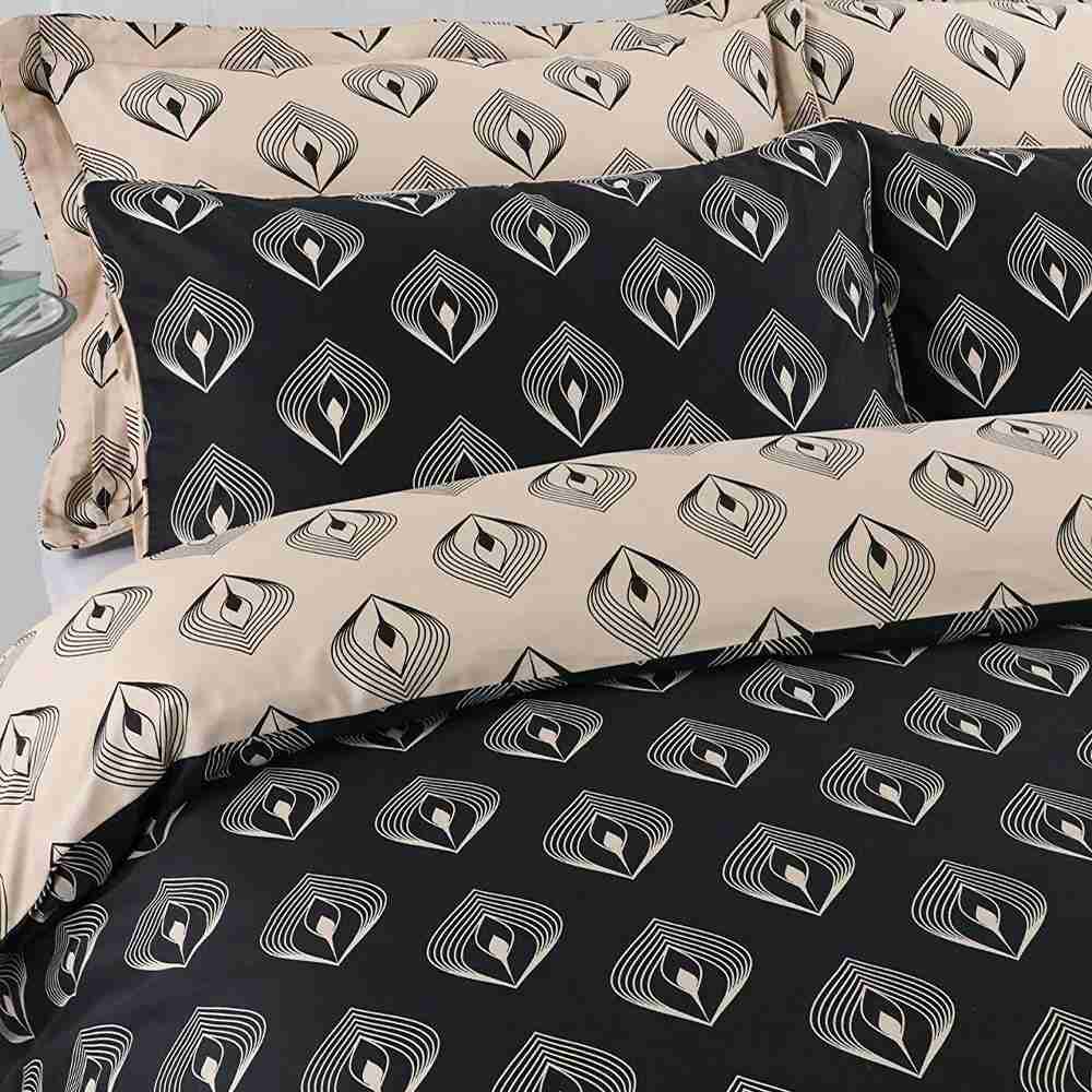 Luxurious duvet covers in black and gold lantern design
