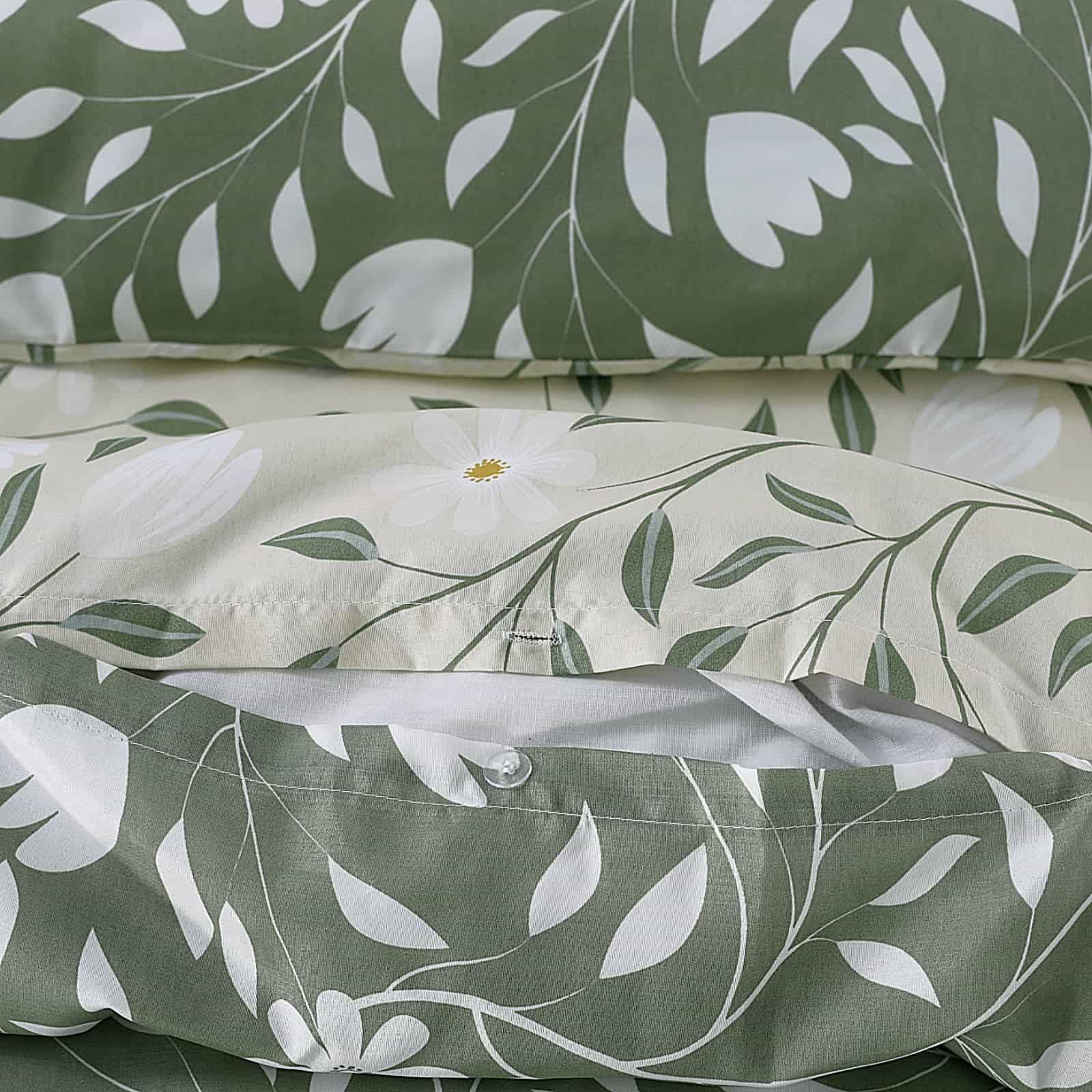 Soft cotton bedding set with green duvet cover