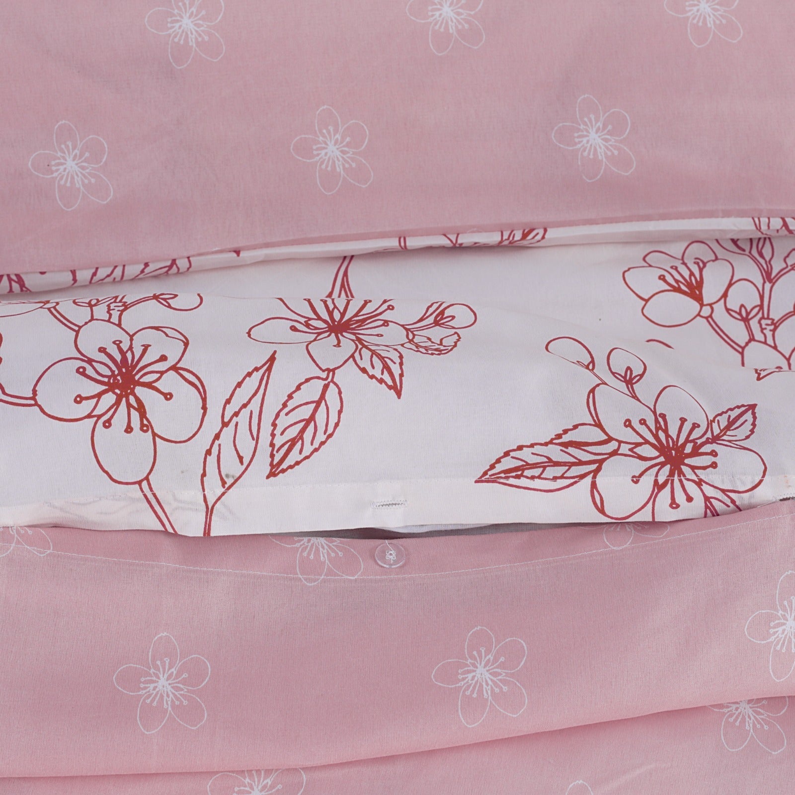 floral print bedding set with fitted sheet and pillow shams